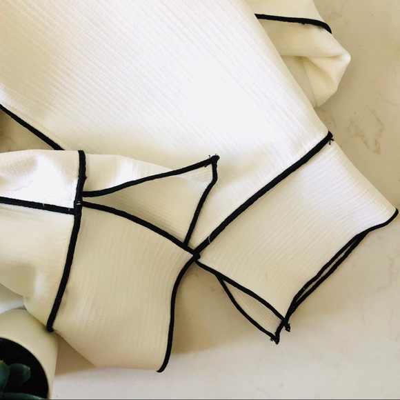 Zara Basic white blouse with black piping - Picture 5 of 7